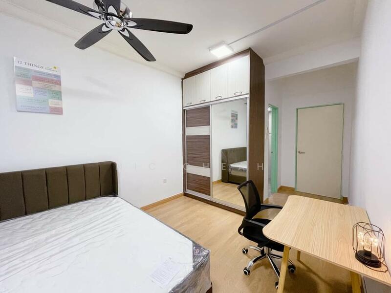 For Rent - Metropolitan Square