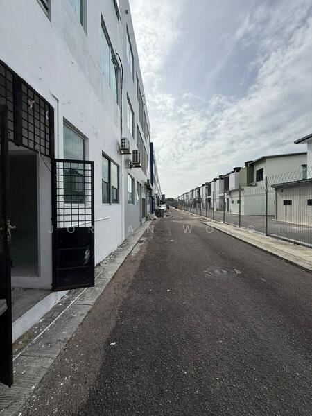 Untuk Disewa - Adda Height Ground Floor Shop for Rent