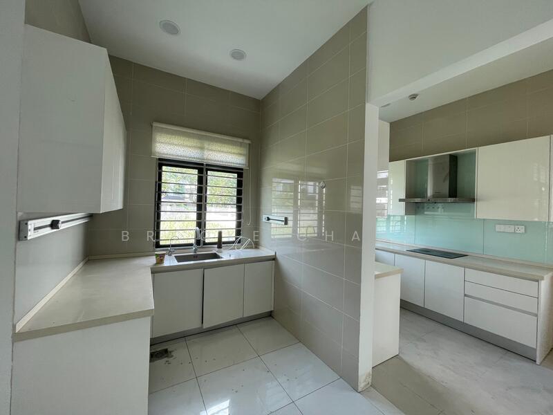 For Rent - Akira @ 16 Sierra