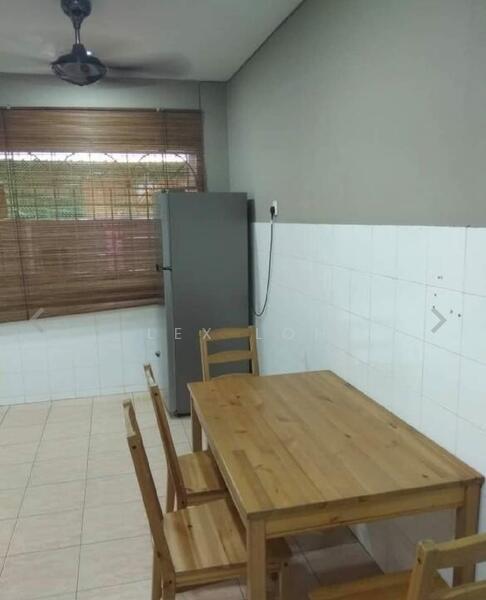 Untuk Disewa - {BEST RENT}2Storey Taman Muhibbah Seri kembangan{Semi Furnish 3Room}-Near SouthCity