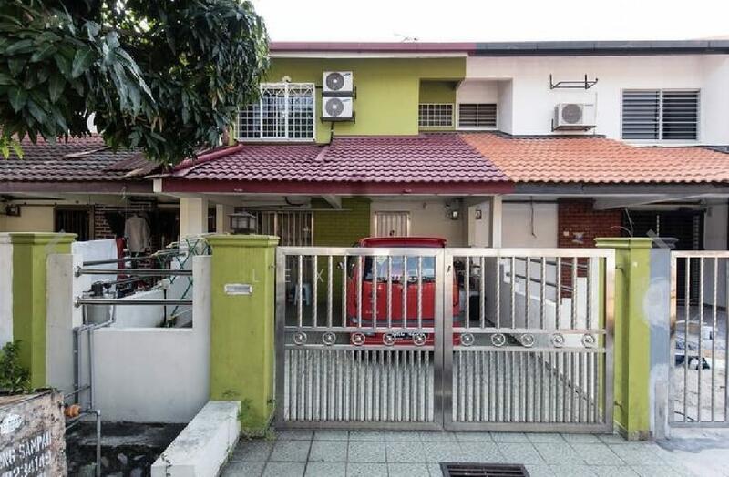 Untuk Disewa - {BEST RENT}2Storey Taman Muhibbah Seri kembangan{Semi Furnish 3Room}-Near SouthCity