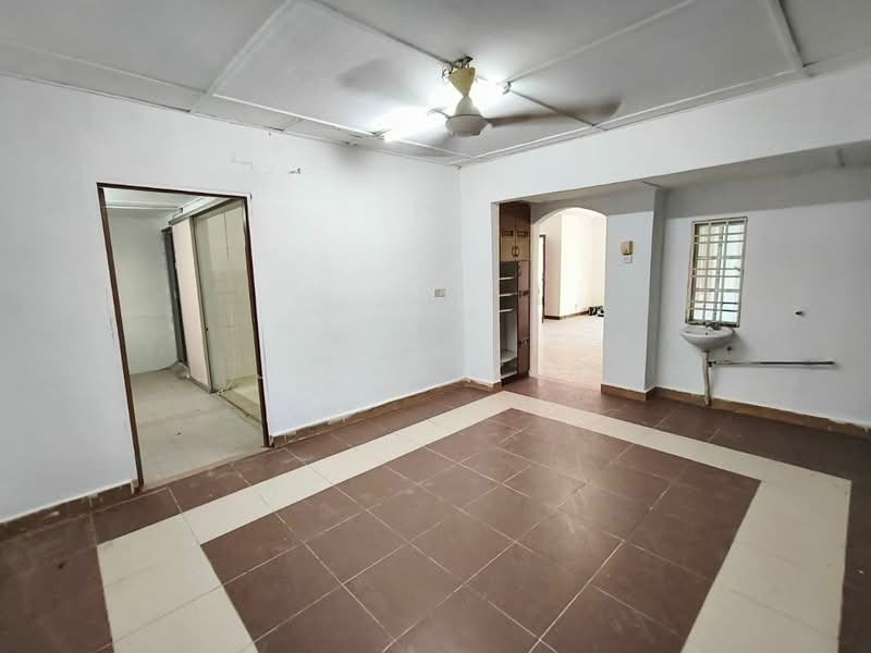 For Rent - 2-storey Terrace House at Usj 6