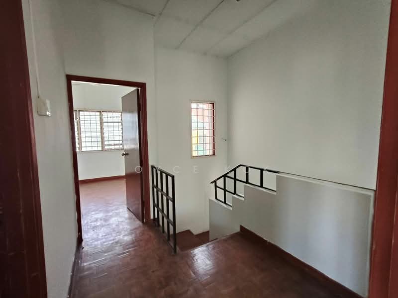 For Rent - 2-storey Terrace House at Usj 6