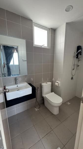 Kondominium untuk Disewa di Ideal Residency - Ben Liau - Bathroom - PropertyGuru.com.my