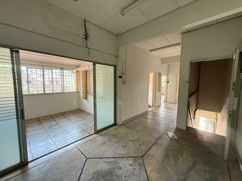 For Rent - Subang Corner Shop For Rent