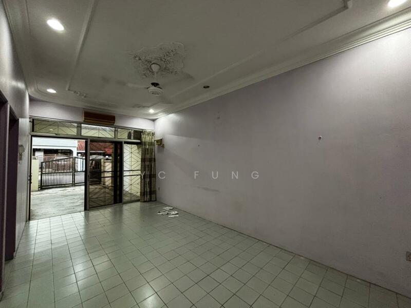 For Rent - Taman Johor Jaya