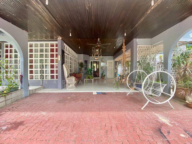 For Sale - CORNER Double Storey Bungalow Taman Melawati Renovated with Swimming Pool