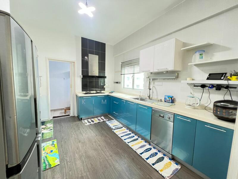 Untuk Disewa - One World 2 (1-Sky)