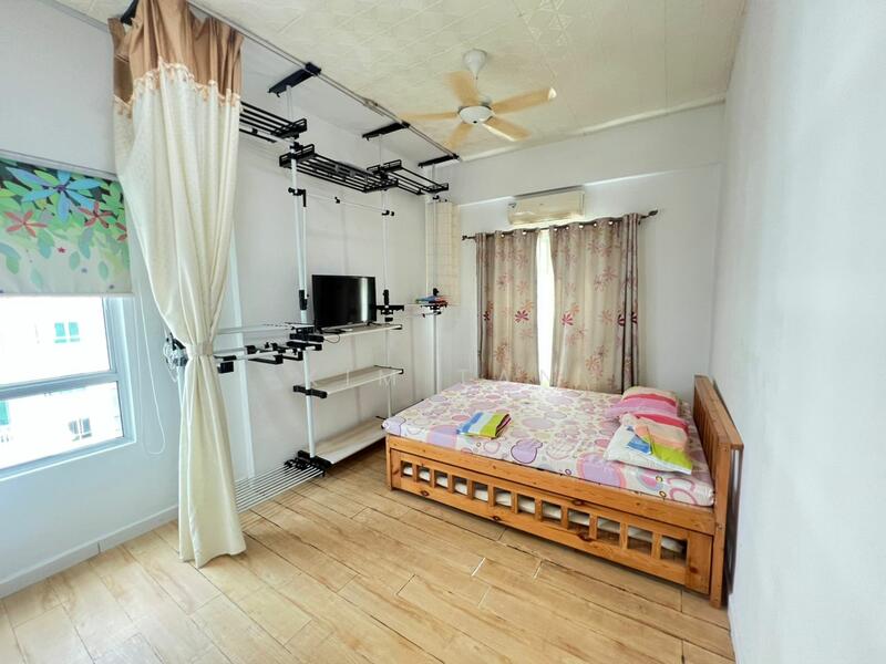 Untuk Disewa - One World 2 (1-Sky)