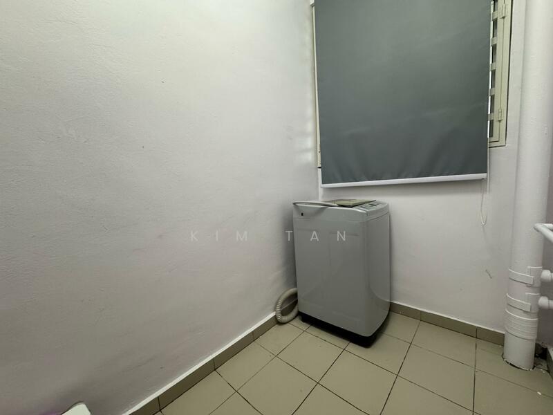 Untuk Disewa - One World 2 (1-Sky)