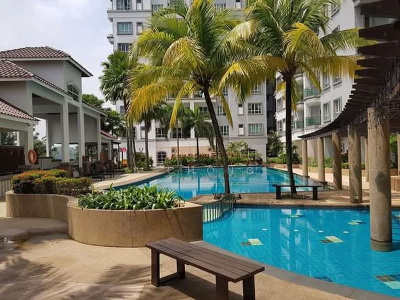 Kondominium untuk Dijual di Hartamas Regency 2 - A Chong - Pool - PropertyGuru.com.my