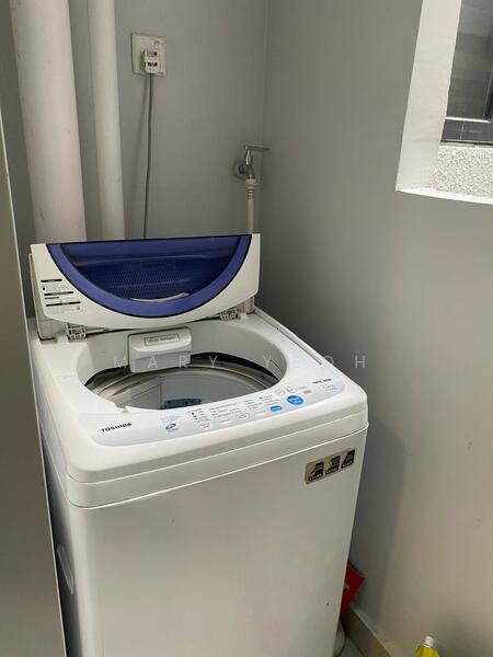 Untuk Dijual - The Holmes 1