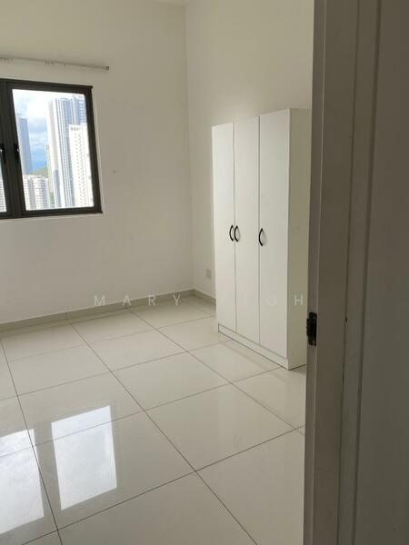 Untuk Dijual - The Holmes 1