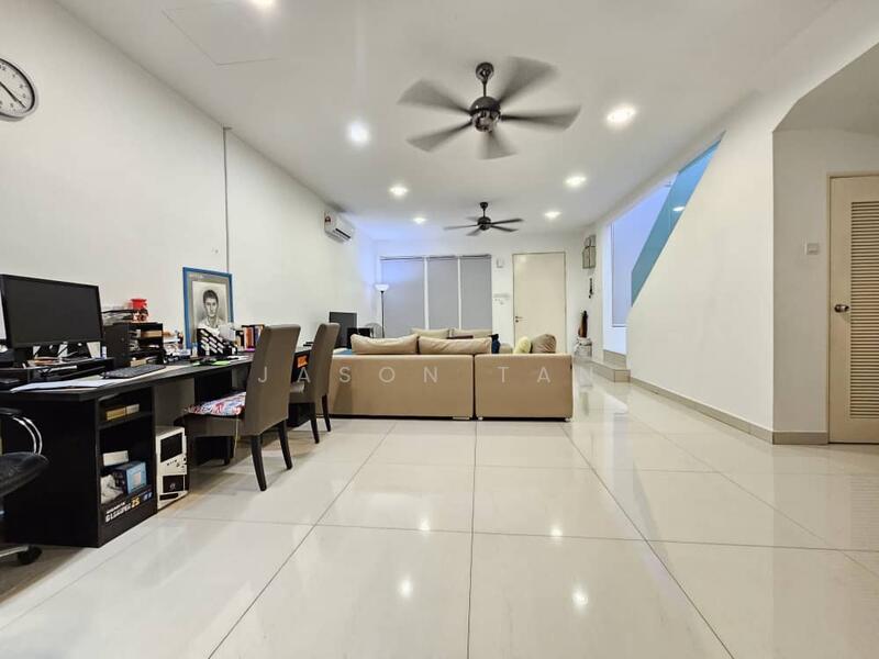 Untuk Dijual - Paragon 93