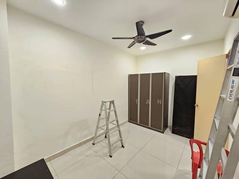 Untuk Dijual - Paragon 93