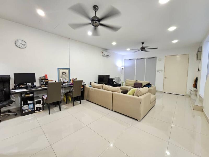 Untuk Dijual - Paragon 93