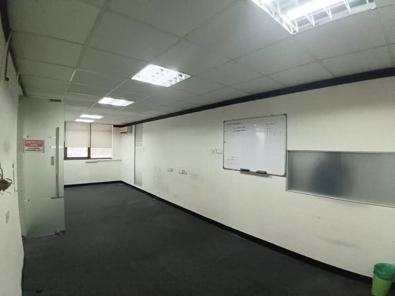 Untuk Disewa - taman melawati jalan bandar 12 . 4 units lot adjoining office . actual photos . 7040 sqf