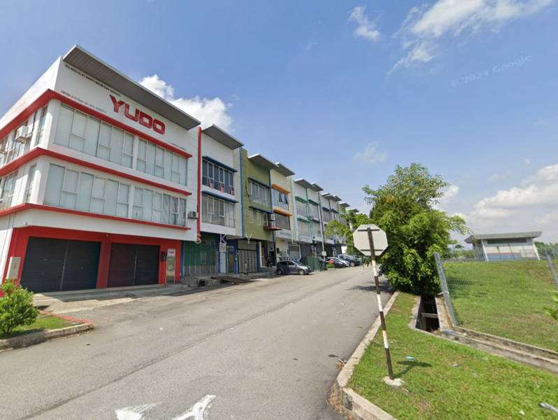 For Sale - Taman Perindustrian Putra Permai,Seri Kembangan @ 2.5 Storey Factory(Corner lot)For Sale