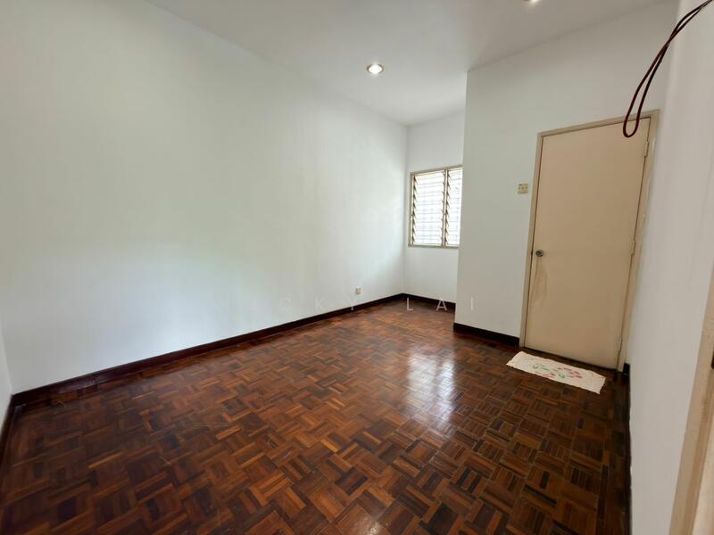 For Sale - [ Corner ] Desa 12 , Bandar Country Homes