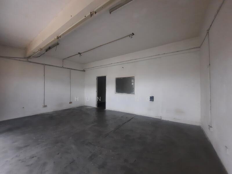 For Sale - Pusat perdagangan Subang Permai