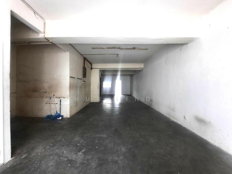 For Sale - Pusat perdagangan Subang Permai