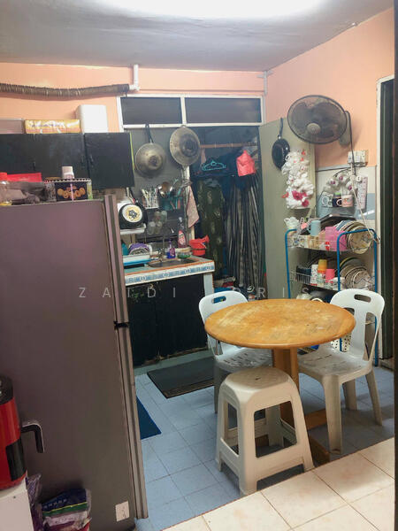 Untuk Dijual - Flat PKNS Section 7