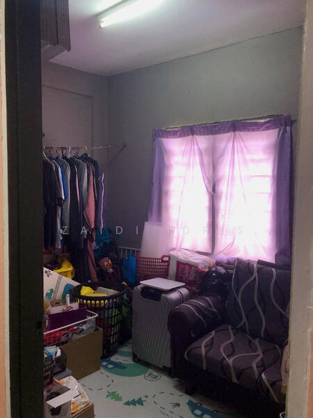 Untuk Dijual - Flat PKNS Section 7