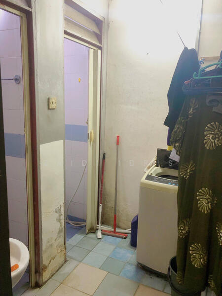 Untuk Dijual - Flat PKNS Section 7