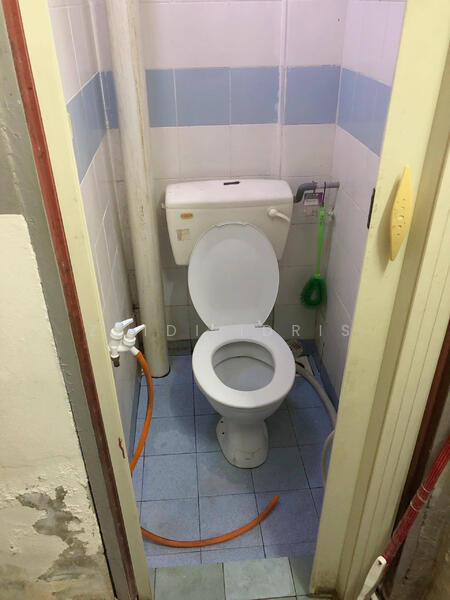 Untuk Dijual - Flat PKNS Section 7