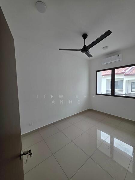 Untuk Disewa - 2-storey Terrace House at Setia Safiro
