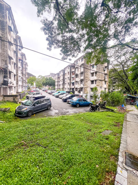 Untuk Dijual - Desa Petaling Flat