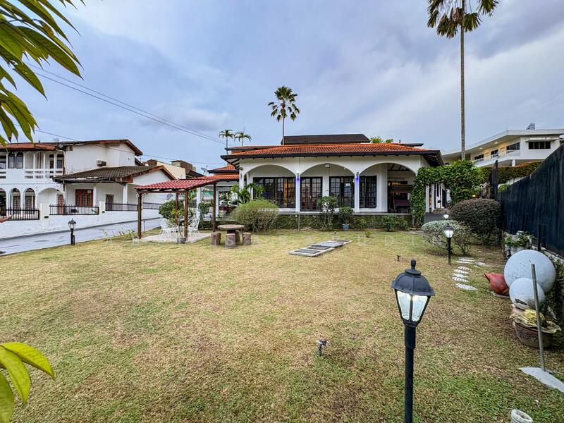 Untuk Dijual - Beautiful Victorian Design Bungalow @ Taman Pantai, Bangsar KL
