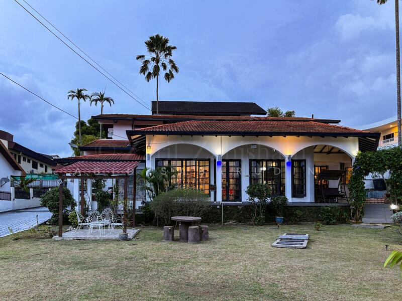 Untuk Dijual - Beautiful Victorian Design Bungalow @ Taman Pantai, Bangsar KL