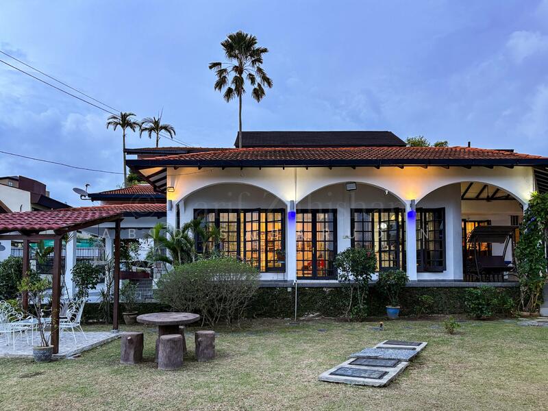 Untuk Dijual - Beautiful Victorian Design Bungalow @ Taman Pantai, Bangsar KL