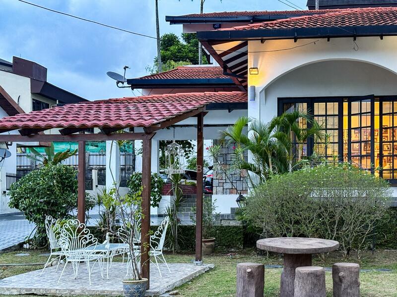 Untuk Dijual - Beautiful Victorian Design Bungalow @ Taman Pantai, Bangsar KL