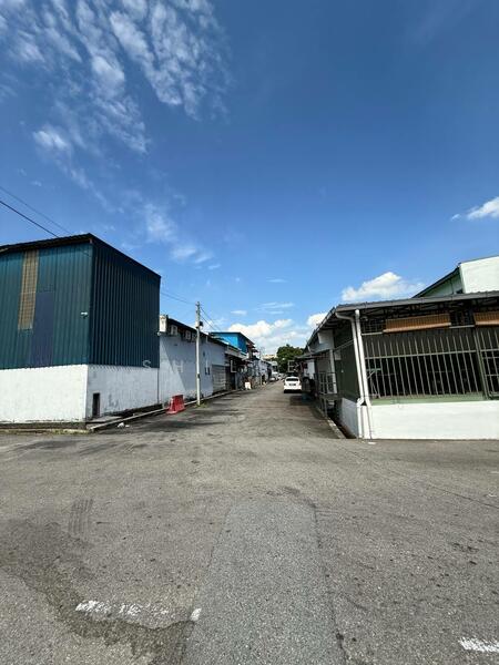 For Rent - Tampoi Tampois