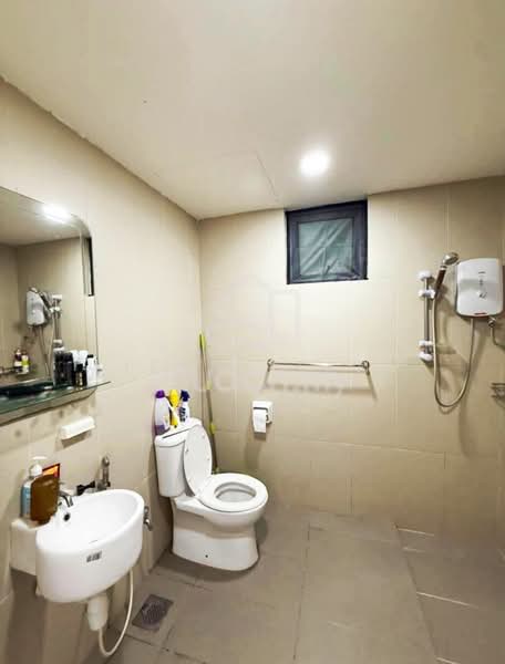 Servis Apartment untuk Disewa di The Promenade - Jerry Tan - Bathroom - PropertyGuru.com.my