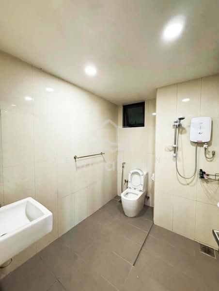 Servis Apartment untuk Disewa di The Promenade - Jerry Tan - Bathroom - PropertyGuru.com.my
