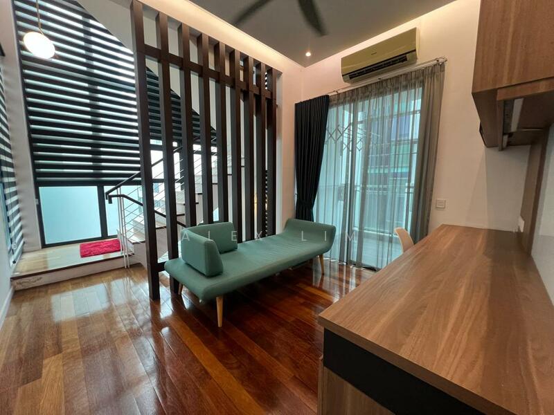 For Rent - The LIGHT COLLECTION I