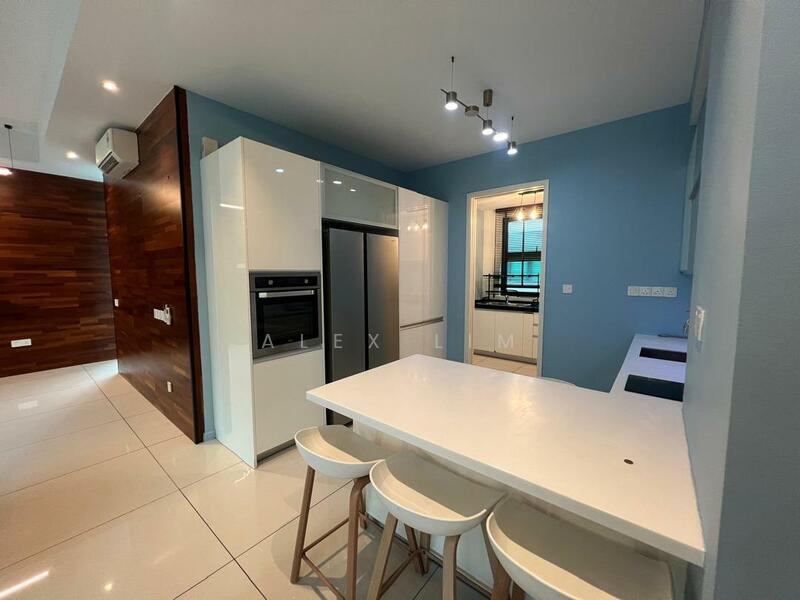 For Rent - The LIGHT COLLECTION I