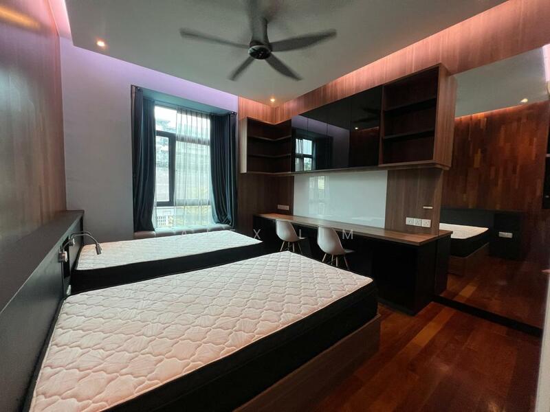 For Rent - The LIGHT COLLECTION I