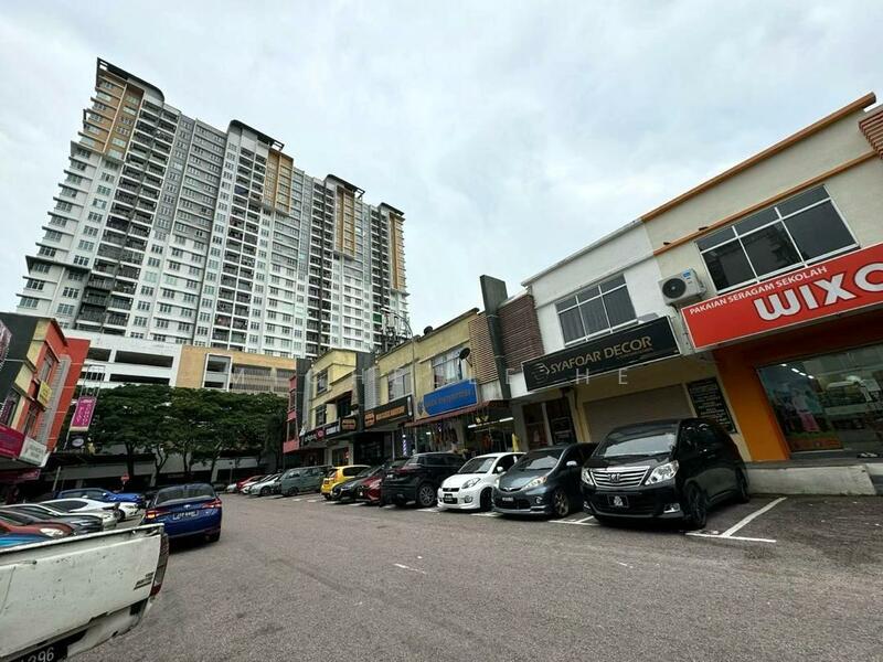 For Sale - Larkin Idaman/ 2 Storey Shoplot/ For Sale