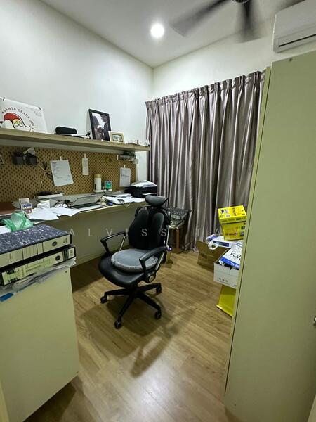 Untuk Dijual - The WaterEdge (Pinggiran Air)