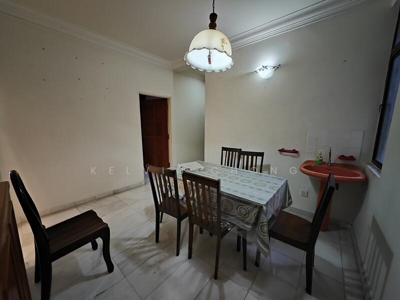 Untuk Disewa - The Club