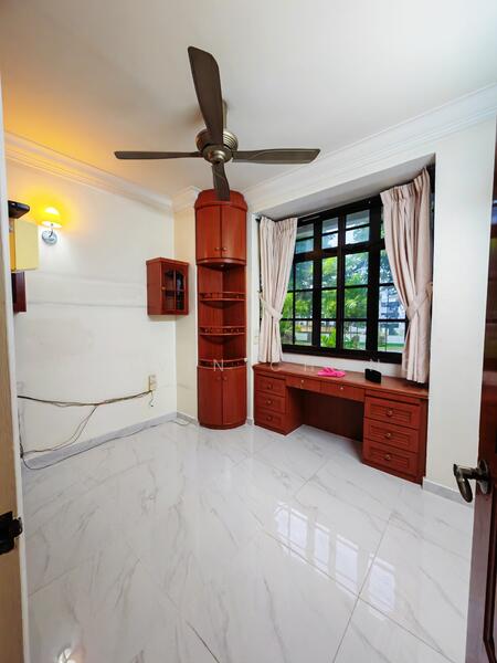 Untuk Disewa - The Club