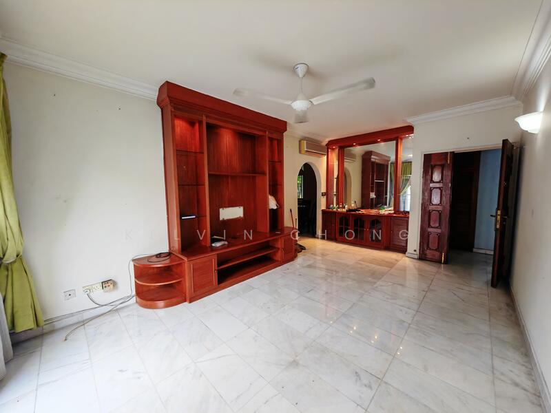 Untuk Disewa - The Club