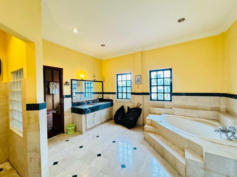 Untuk Dijual - FREEHOLD 3 Storey Bungalow Taman Desa KL