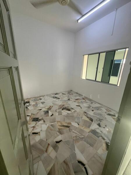 Untuk Dijual - Taman Megah