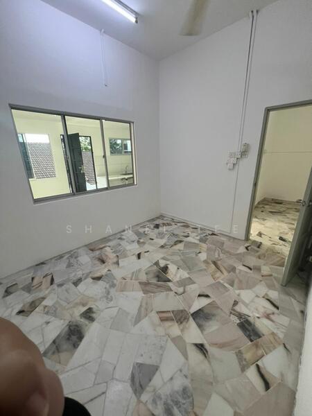 Untuk Dijual - Taman Megah