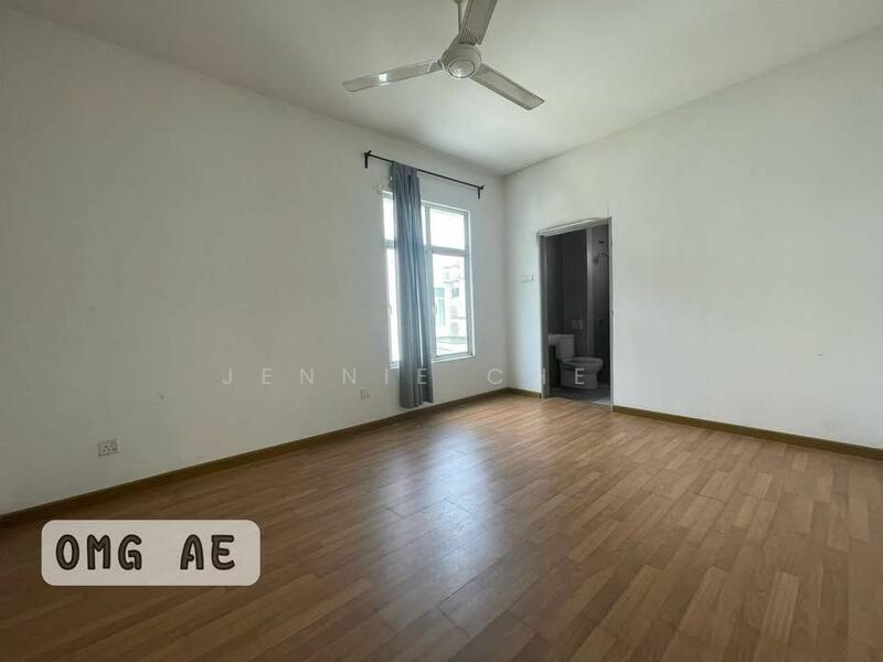 Untuk Dijual - Semi-Detached House at Canary Garden